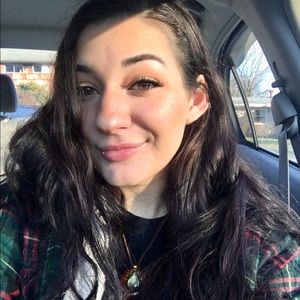 Meet your Posher, Julia